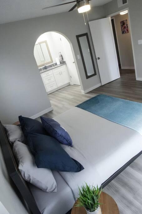 2 Bedroom Minutes From Las Vegas Strip And Airport Exterior photo